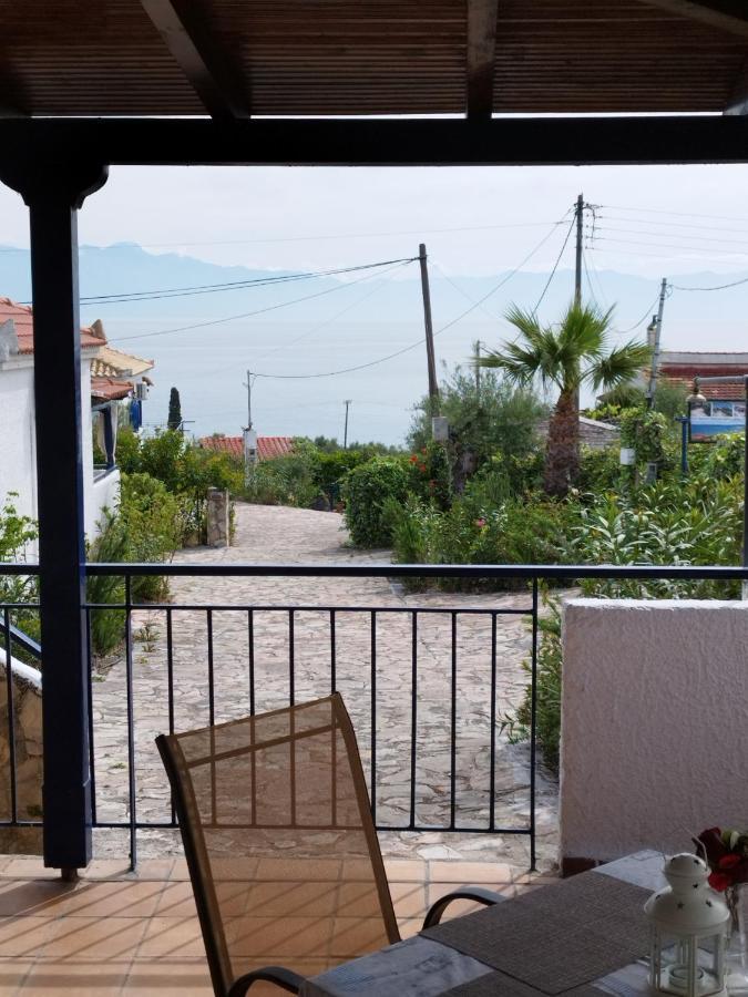 Takis Haikos House Two Minutes Walk To The Beach Peroulia Vounária Extérieur photo